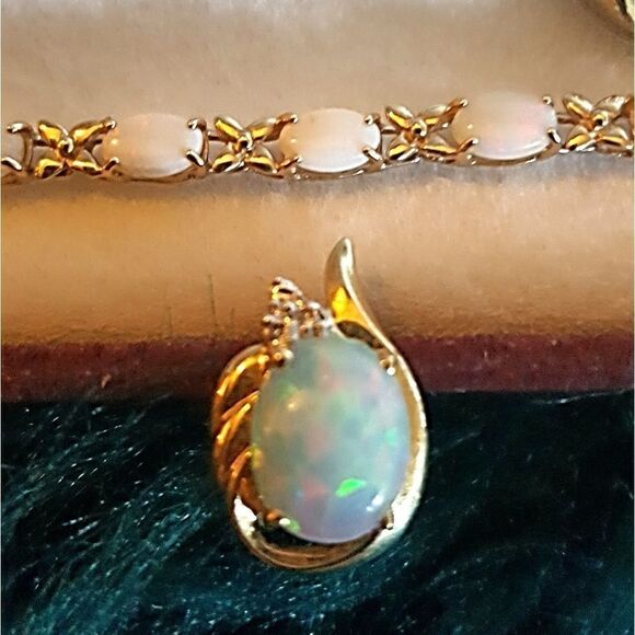 REDUCED! π₯π₯OPAL PENDANT, EARRINGS &βBRACELET - Picture 3 of 4